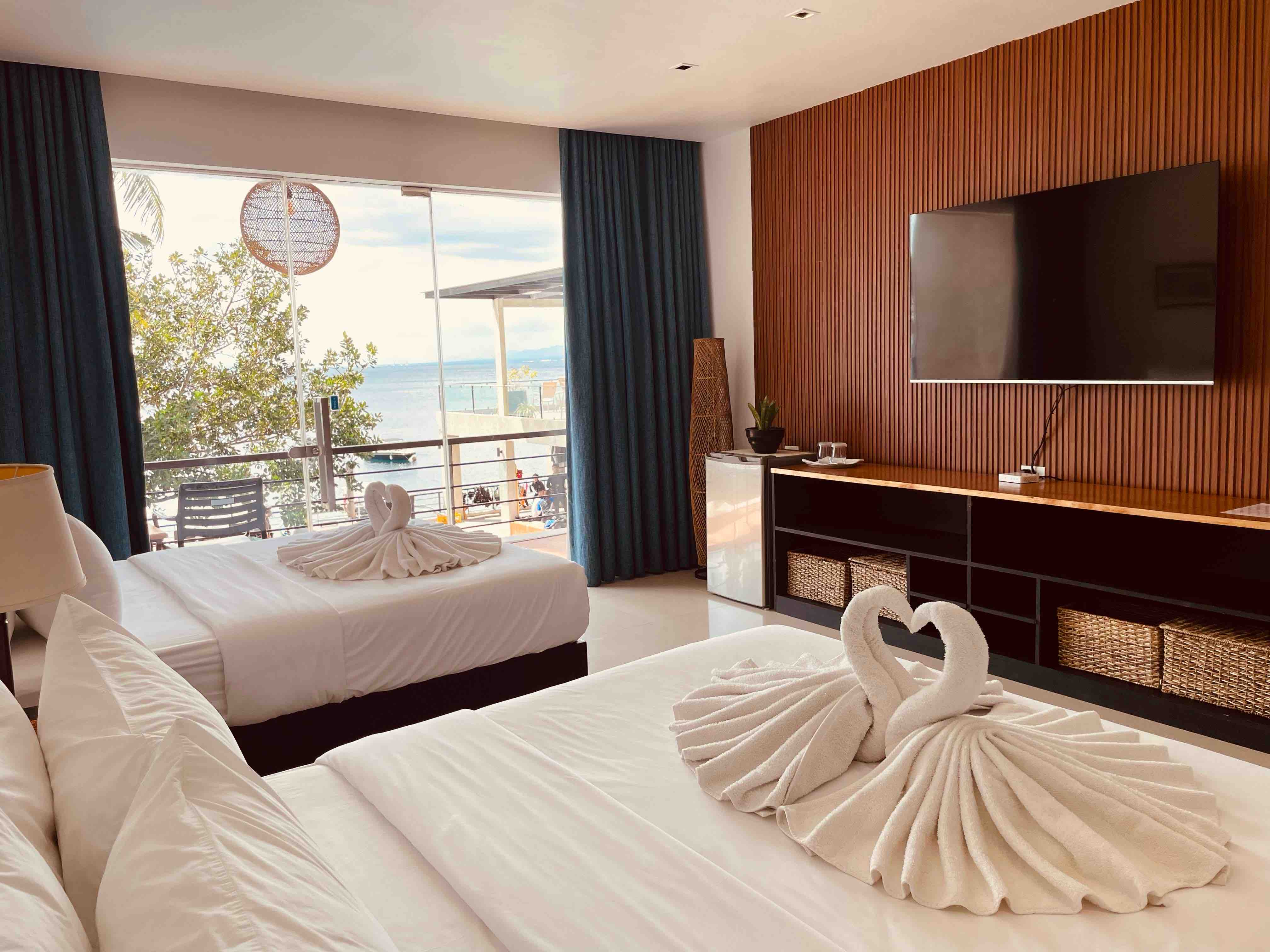 Suite with Sea View room