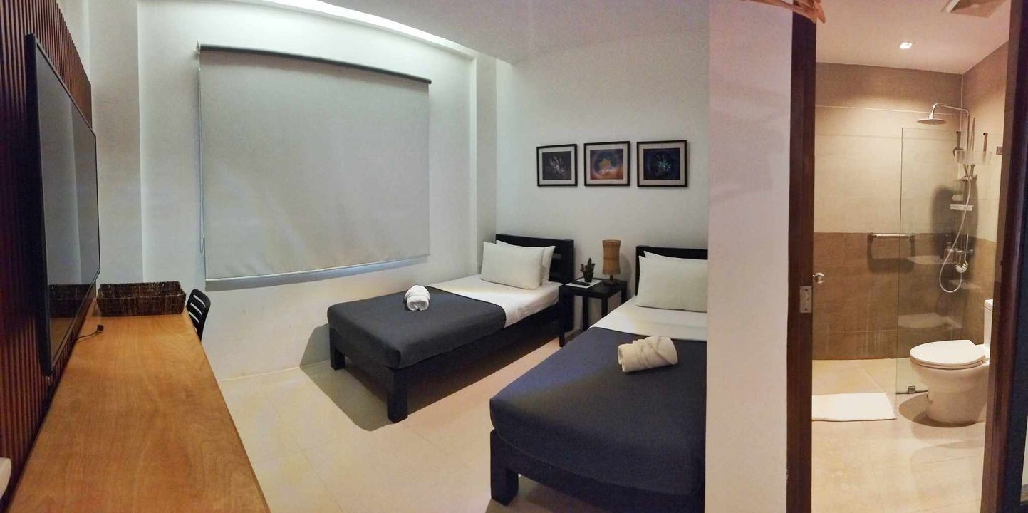 Standard Twin — Wide view